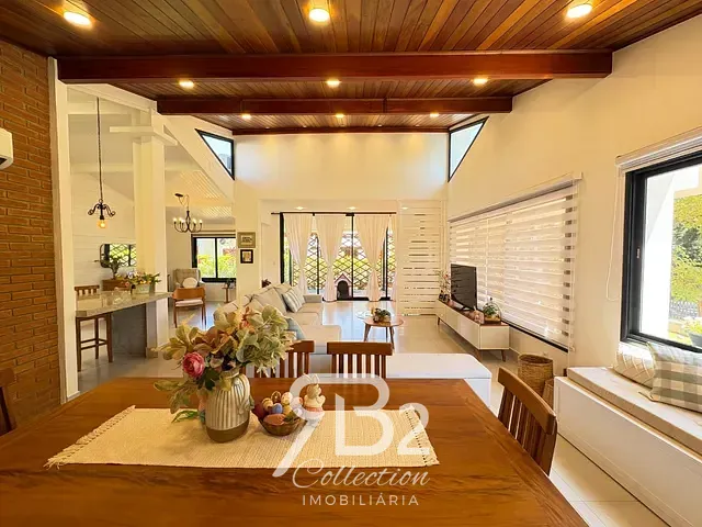 Casa com 828m² 3 quartos e 4 banheiros, à venda, no bairro Vista Alegre em Vinhedo