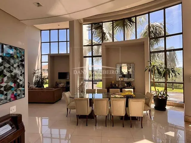 Casa com 695m² 4 quartos e 7 banheiros, à venda, no bairro Esperança em Londrina