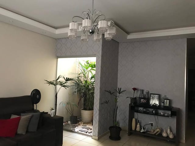 Casa com 300m² 3 quartos e 3 banheiros, à venda, no bairro Santa Rita em Londrina
