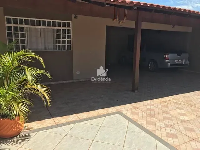 Casa com 300m² 3 quartos e 3 banheiros, à venda, no bairro Santa Rita em Londrina