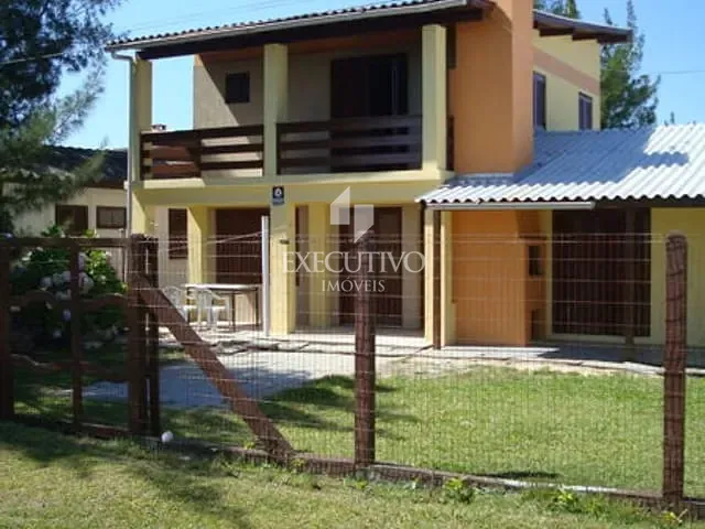 Casa à venda, no bairro Arco-íris em Capão Da Canoa