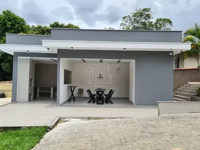 Casa com 700m² 4 quartos e 2 banheiros, à venda ou para alugar, no bairro Limoeiro em Guapimirim