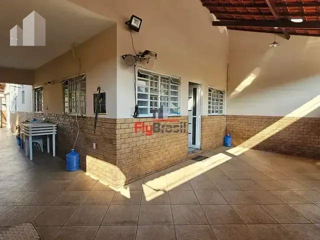 Casa com 159m² 3 quartos e 2 banheiros, à venda, no bairro Vila Emil em Mesquita