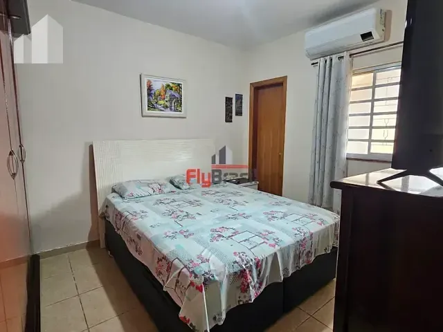 Casa com 159m² 3 quartos e 2 banheiros, à venda, no bairro Vila Emil em Mesquita