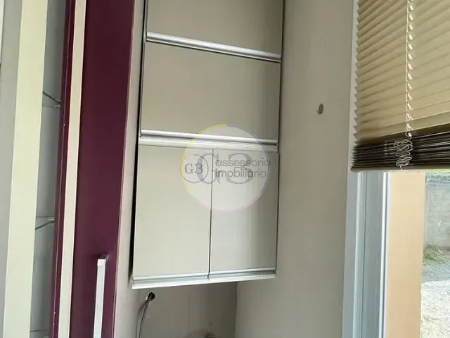 Casa 2 quartos e 1 banheiro, à venda ou para alugar, no bairro Laranjal em Pelotas