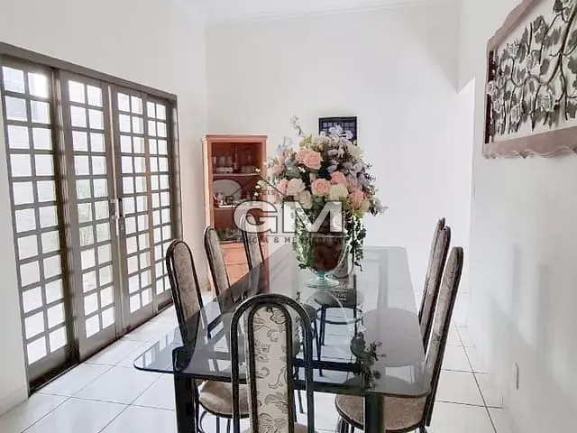 Casa com 250m² 3 quartos e 2 banheiros, à venda, no bairro Parque das Figueiras em Ribeirão Preto