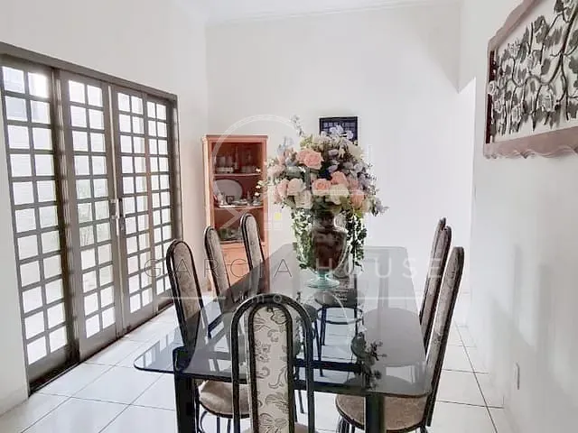 Casa com 250m² 3 quartos e 2 banheiros, à venda, no bairro Parque das Figueiras em Ribeirão Preto