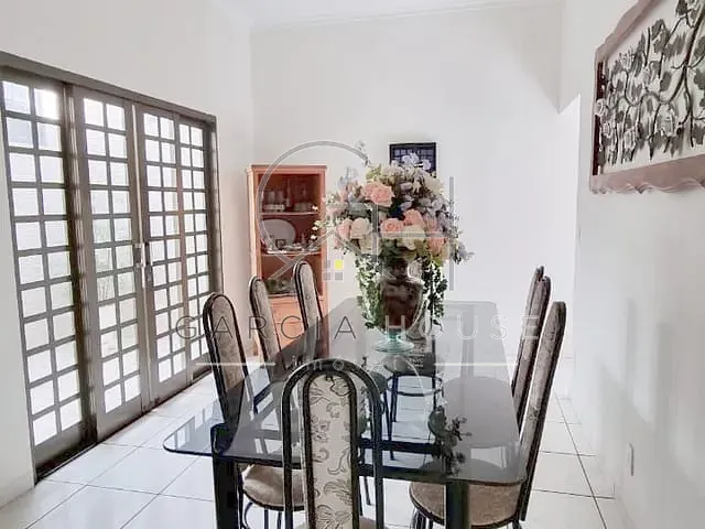 Casa com 250m² 3 quartos e 2 banheiros, à venda, no bairro Parque das Figueiras em Ribeirão Preto
