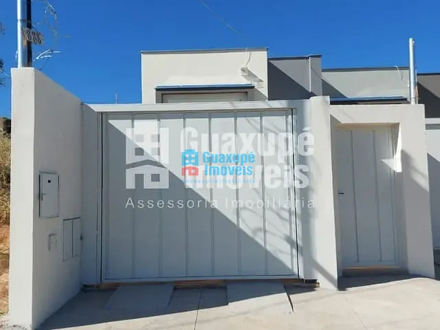 Casa com 70m², à venda, no bairro JARDIM LIMOEIRO em GUAXUPÉ
