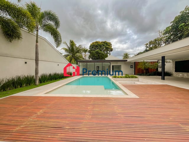 Casa 6 quartos e 8 banheiros, à venda, no bairro Barra da Tijuca em Rio de Janeiro