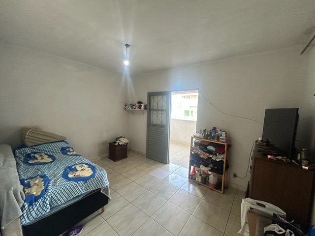 Casa com 180m² 3 quartos e 2 banheiros, à venda, no bairro Vale das Amendoeiras em Contagem