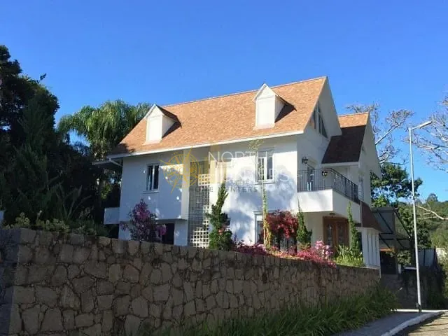 Casa com 365m² 4 quartos e 5 banheiros, à venda, no bairro Canasvieiras em Florianópolis