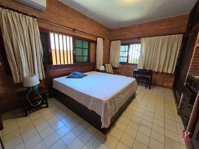 Casa com 608m² 6 quartos e 2 banheiros, à venda, no bairro Cibratel II em Itanhaém