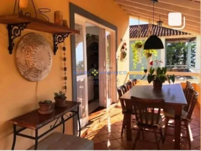 Casa com 400m² 4 quartos e 1 banheiro, à venda, no bairro Retiro em Petrópolis