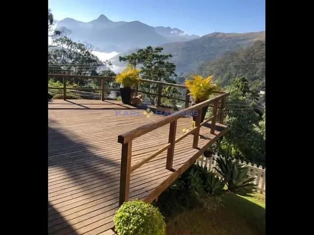 Casa com 400m² 4 quartos e 1 banheiro, à venda, no bairro Retiro em Petrópolis