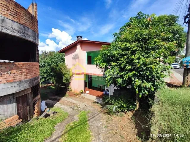 Casa 6 quartos e 2 banheiros, à venda, no bairro Nações em Concórdia