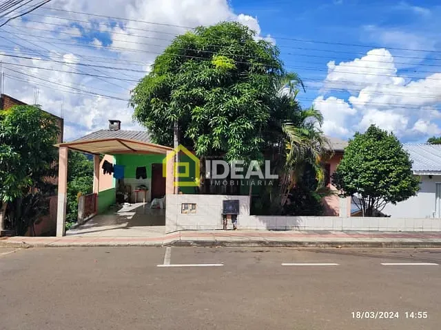 Casa 6 quartos e 2 banheiros, à venda, no bairro Nações em Concórdia