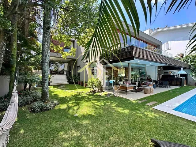 Casa com 750m² 4 quartos e 6 banheiros, à venda, no bairro Alphaville Residencial Um em Barueri
