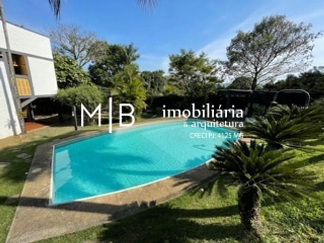 Casa com 1600m² 4 quartos e 5 banheiros, à venda, no bairro JARDIM SANTA CRISTINA em CATAGUASES