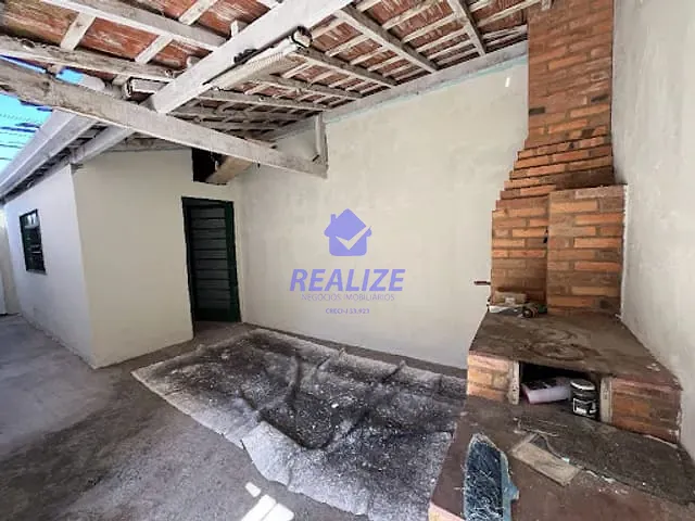 Casa com 250m² 3 quartos e 2 banheiros, à venda, no bairro Conjunto Habitacional Engenheiro Francisco Blasi em Botucatu