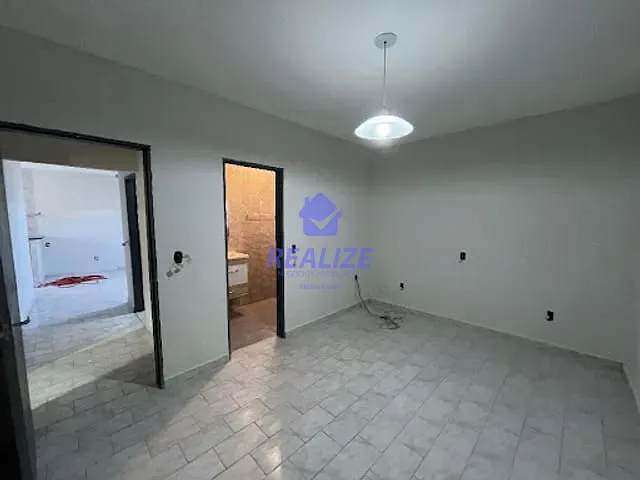 Casa com 250m² 3 quartos e 2 banheiros, à venda, no bairro Conjunto Habitacional Engenheiro Francisco Blasi em Botucatu
