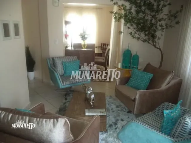 Casa com 205m² 2 quartos e 2 banheiros, à venda, no bairro Floresta em Concórdia