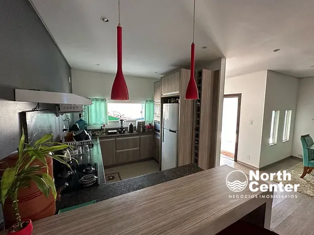 Casa com 457m² 3 quartos e 3 banheiros, à venda, no bairro Costeira em Balneário Barra do Sul