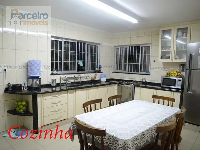 Casa com 303m² 4 quartos e 2 banheiros, à venda, no bairro Vila Carrão em São Paulo