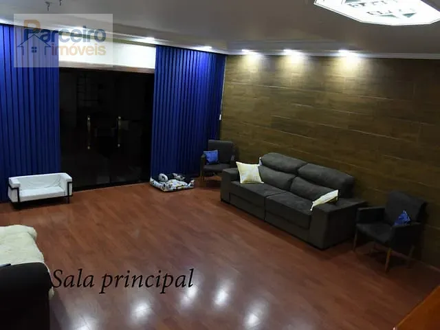 Casa com 303m² 4 quartos e 2 banheiros, à venda, no bairro Vila Carrão em São Paulo