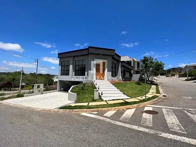 Casa com 350m² 3 quartos e 4 banheiros, à venda, no bairro Condomínio Residencial Euroville II em Bragança Paulista