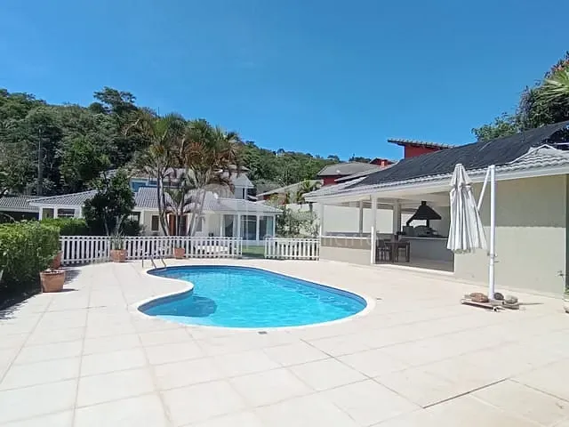 Casa com 1200m² 4 quartos e 6 banheiros, à venda, no bairro Roseira em Mairiporã