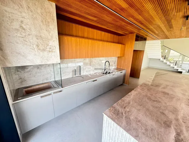 Casa com 640m² 6 quartos e 7 banheiros, à venda, no bairro Residencial Alphaville Flamboyant em Goiânia