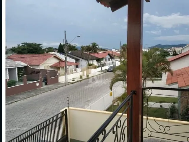 Casa com 590m² 3 quartos e 4 banheiros, à venda, no bairro Centro em Tijucas