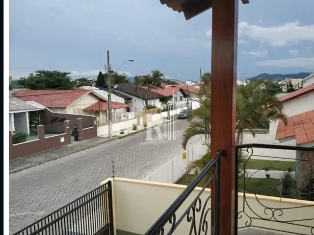 Casa com 590m² 3 quartos e 4 banheiros, à venda, no bairro Centro em Tijucas