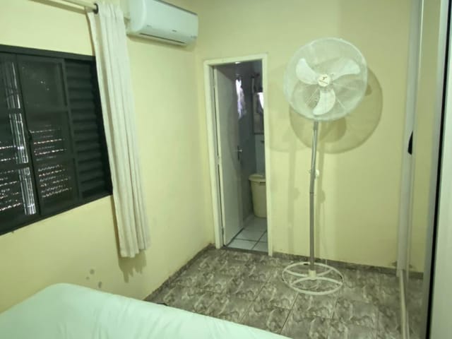Casa com 262m² 3 quartos e 1 banheiro, à venda, no bairro Jardim Vale Azul em Londrina