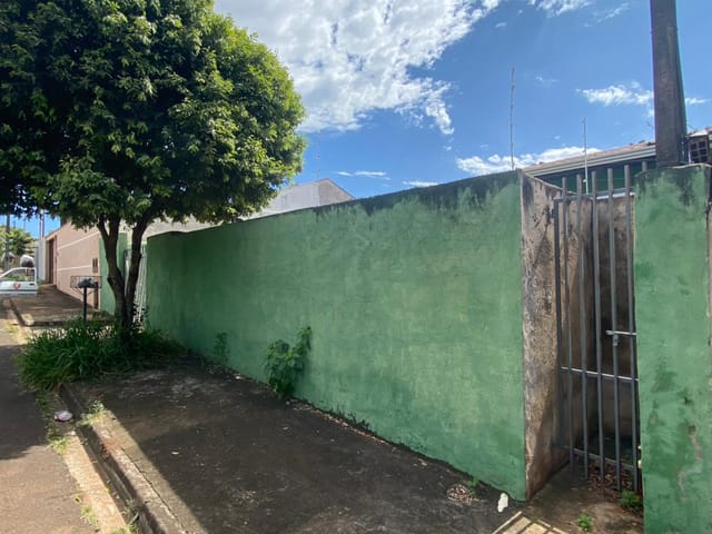 Casa com 262m² 3 quartos e 1 banheiro, à venda, no bairro Jardim Vale Azul em Londrina
