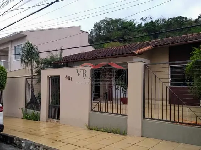 Casa com 360m² 3 quartos e 3 banheiros, à venda, no bairro Jardim Esperança em Volta Redonda