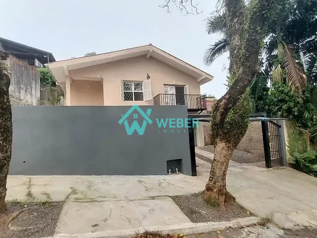 Casa 3 quartos e 2 banheiros, à venda ou para alugar, no bairro Vila Nova em Novo Hamburgo