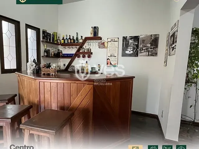 Casa com 201m² 4 quartos e 4 banheiros, à venda, no bairro Centro em Araxá
