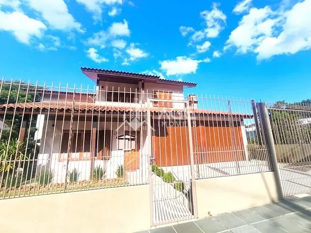 Casa 3 quartos e 3 banheiros, à venda, no bairro Parque dos Imigrantes em Erechim