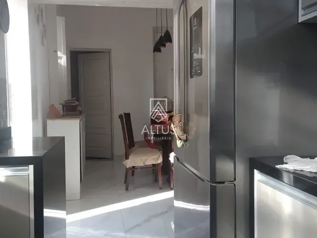 Casa 8 quartos e 2 banheiros, à venda, no bairro Barra em Salvador