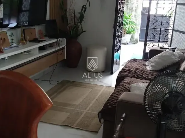 Casa 8 quartos e 2 banheiros, à venda, no bairro Barra em Salvador