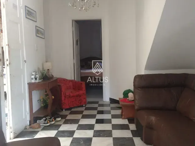 Casa 8 quartos e 2 banheiros, à venda, no bairro Barra em Salvador