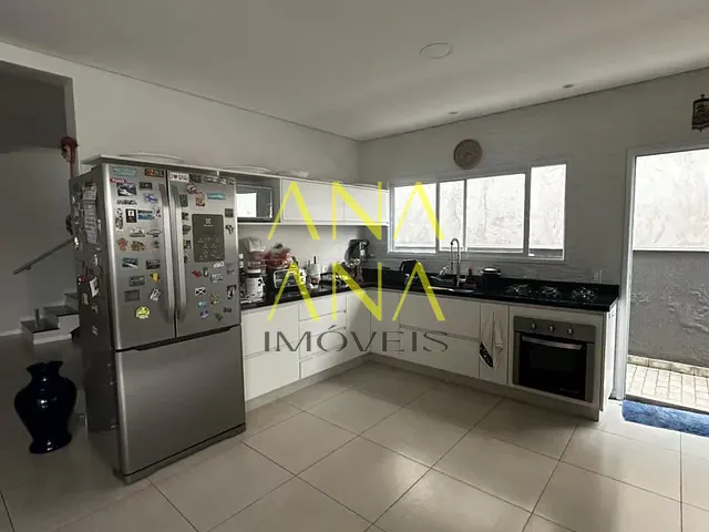Casa com 330m² 3 quartos e 5 banheiros, à venda, no bairro Condomínio Residencial Euroville II em Bragança Paulista