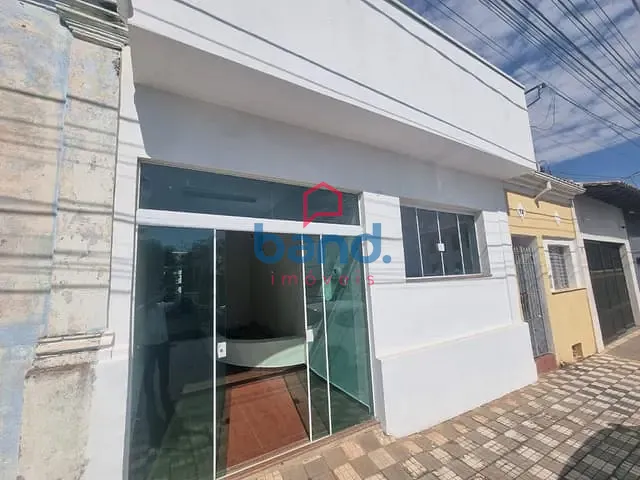 Casa com 246m² 5 quartos e 2 banheiros, à venda, no bairro Centro em Porto Feliz