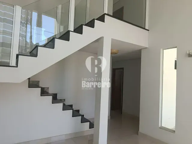 Casa 4 quartos e 3 banheiros, à venda, no bairro Olaria (Barreiro) em Belo Horizonte