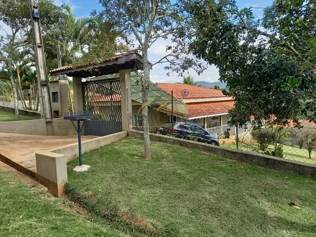 Casa com 975m² 4 quartos e 4 banheiros, à venda, no bairro Vale do Rio Cachoeira em Piracaia