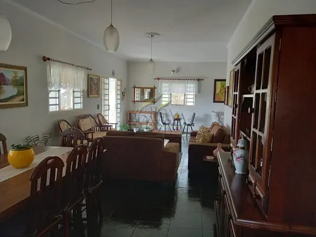 Casa com 975m² 4 quartos e 4 banheiros, à venda, no bairro Vale do Rio Cachoeira em Piracaia