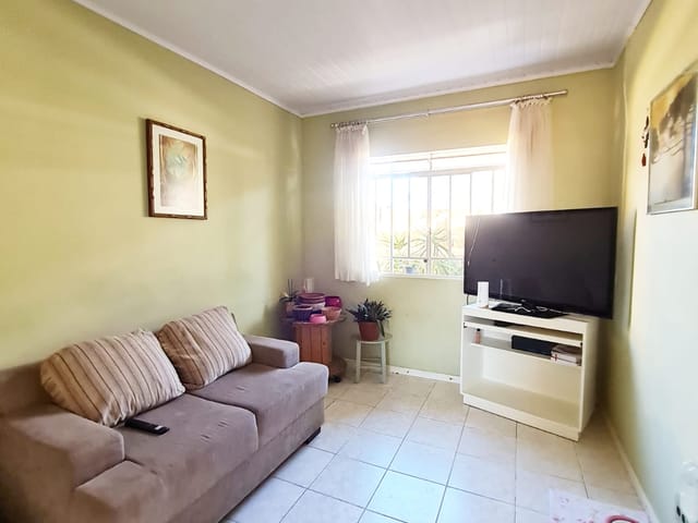Casa com 360m² 4 quartos e 3 banheiros, à venda, no bairro Nova Rússia em Ponta Grossa