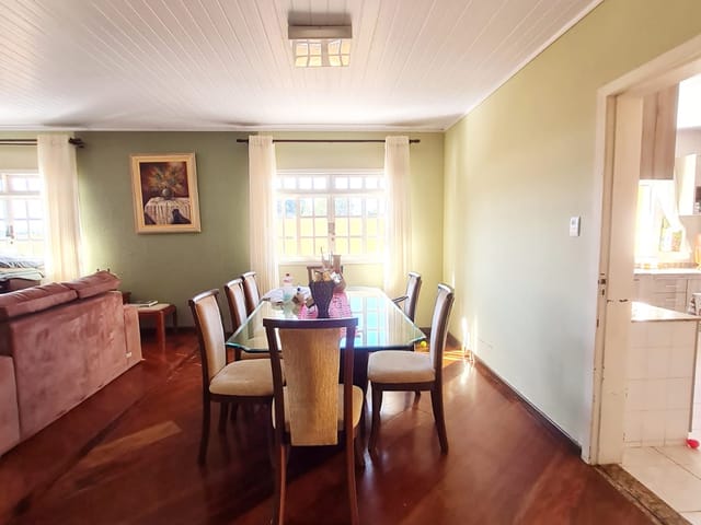 Casa com 360m² 4 quartos e 3 banheiros, à venda, no bairro Nova Rússia em Ponta Grossa